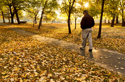 i-adulto-mayor-caminando