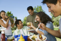 familia-comiendo