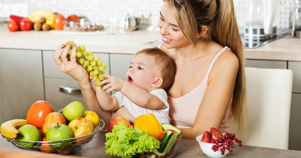 Cuándo debe mi bebé comer frutas y verduras? 