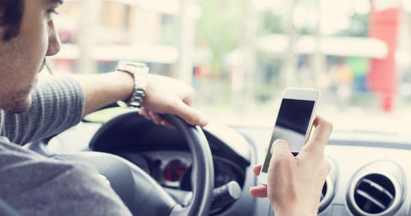 5 consejos para evitar el uso del celular al conducir
