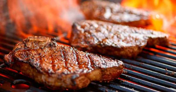 6 consejos para asar carne a la parrilla de forma saludable 