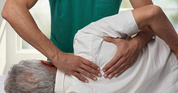 Quiroprácticos y dolor de espalda, lo que debes saber 