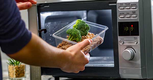 El mejor recipiente para usar en el horno microondas