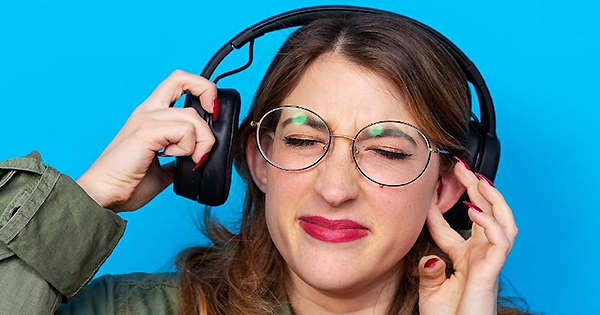 5 maneras de prevenir la pérdida auditiva por usar audífonos