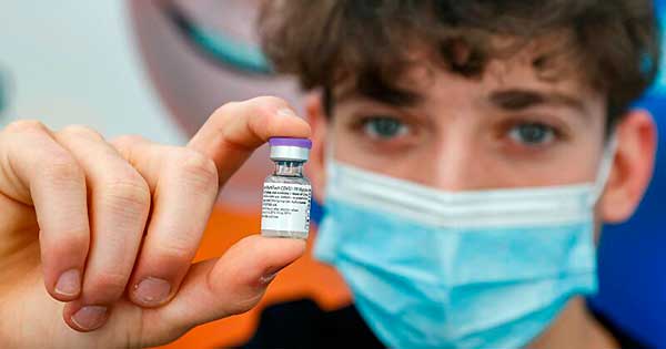 Adolescentes y adultos jóvenes, ¿desean recibir alguna vacuna COVID-19 o  no? - ClikiSalud.net | Fundación Carlos Slim