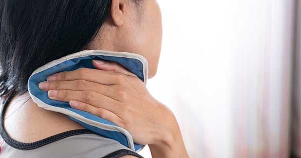 10 sencillos pasos para aliviar el dolor o rigidez leve de cuello en casa