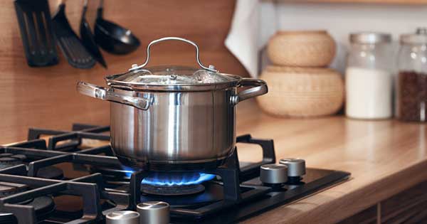 Cocinar con ollas y sartenes de aluminio, ¿aumenta el riesgo de Alzheimer?